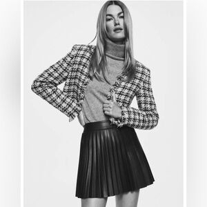 Mango Elegant Black Pleated Skirt